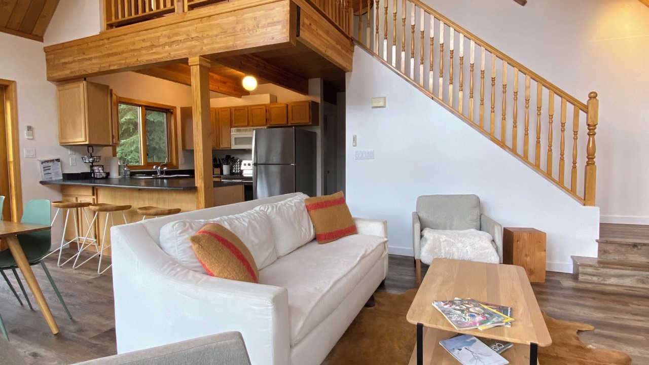 Photo of Livingroom in Okanagan-Similkameen