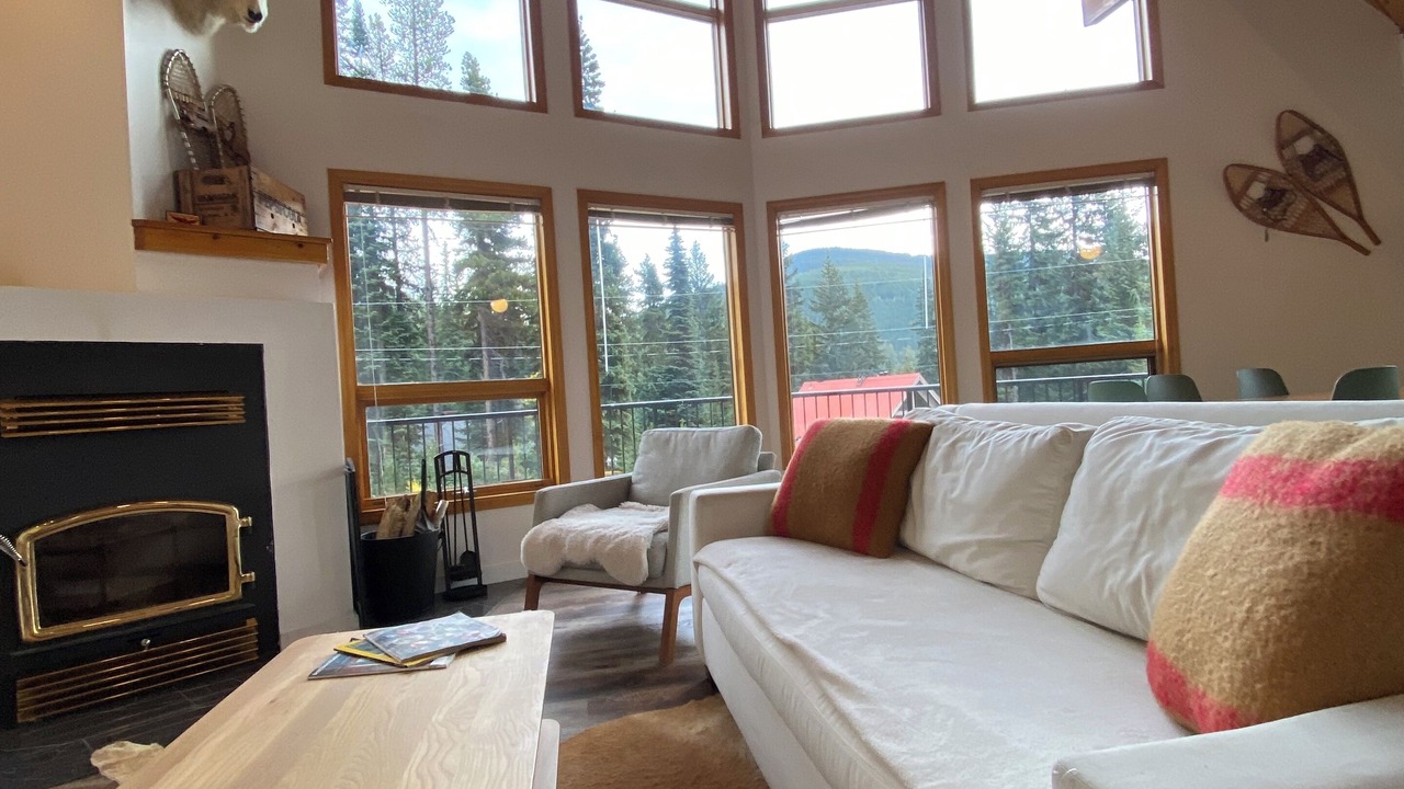 Photo of Livingroom in Okanagan-Similkameen