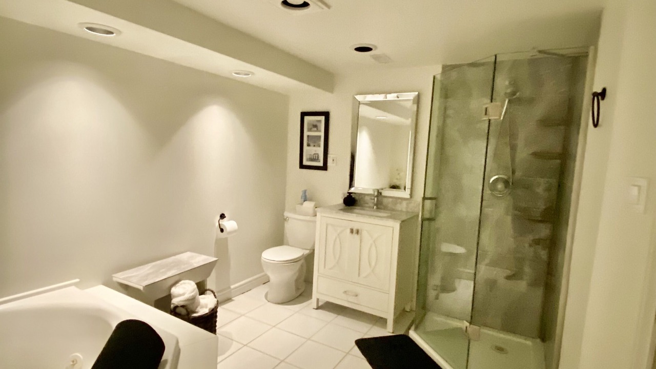 Photo of Bathroom in Mono