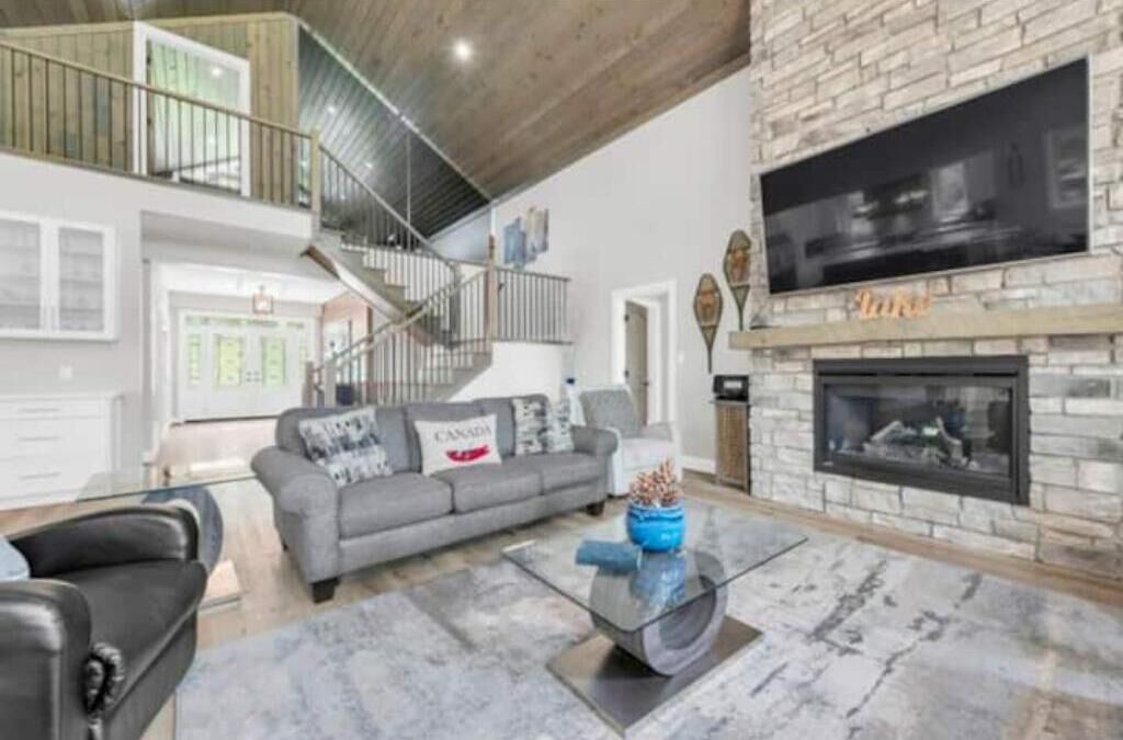 Photo of Livingroom in Centre Hastings