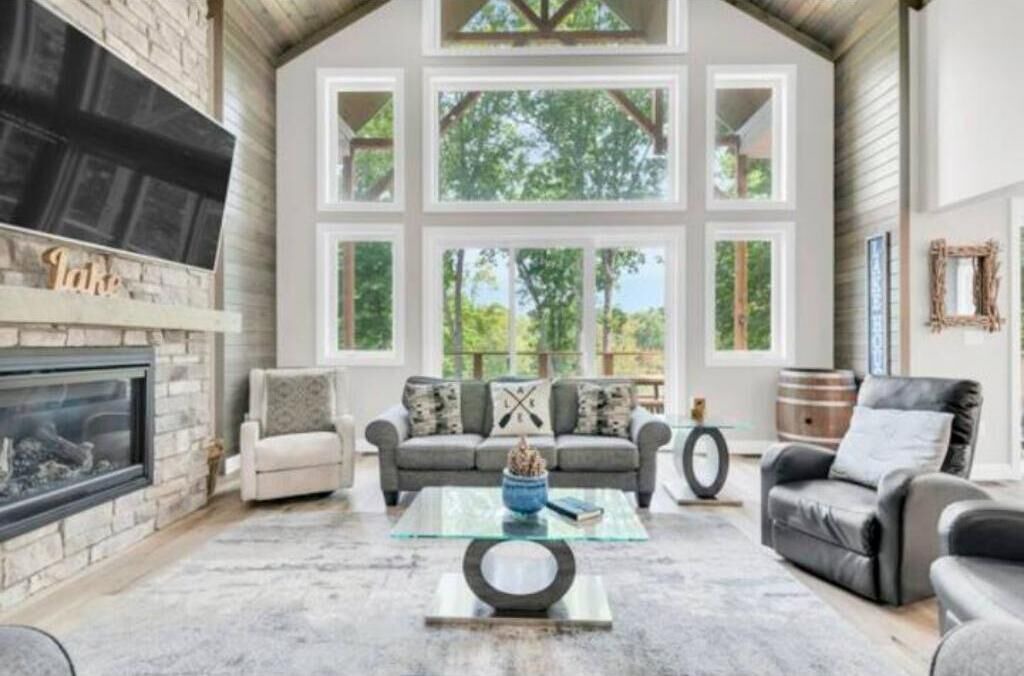 Photo of Livingroom in Centre Hastings