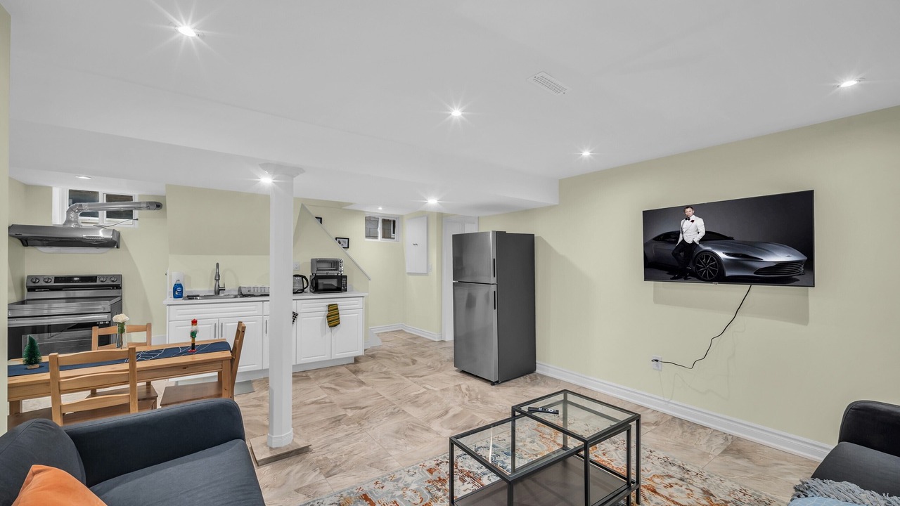 Photo of Livingroom in Newtonbrook