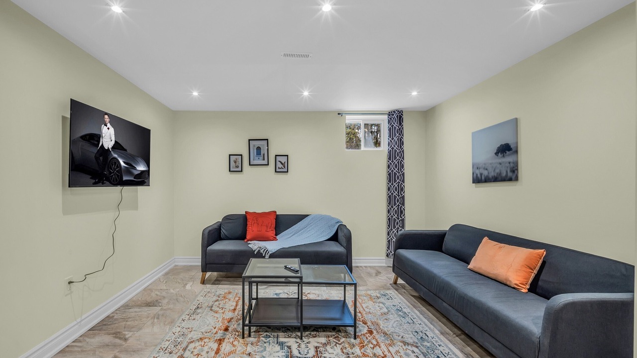 Photo of Livingroom in Newtonbrook