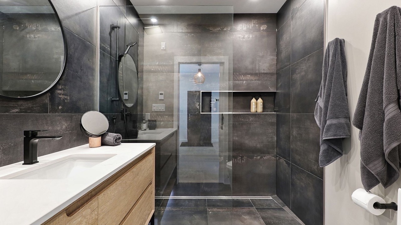 Photo of Bathroom in Courtenay
