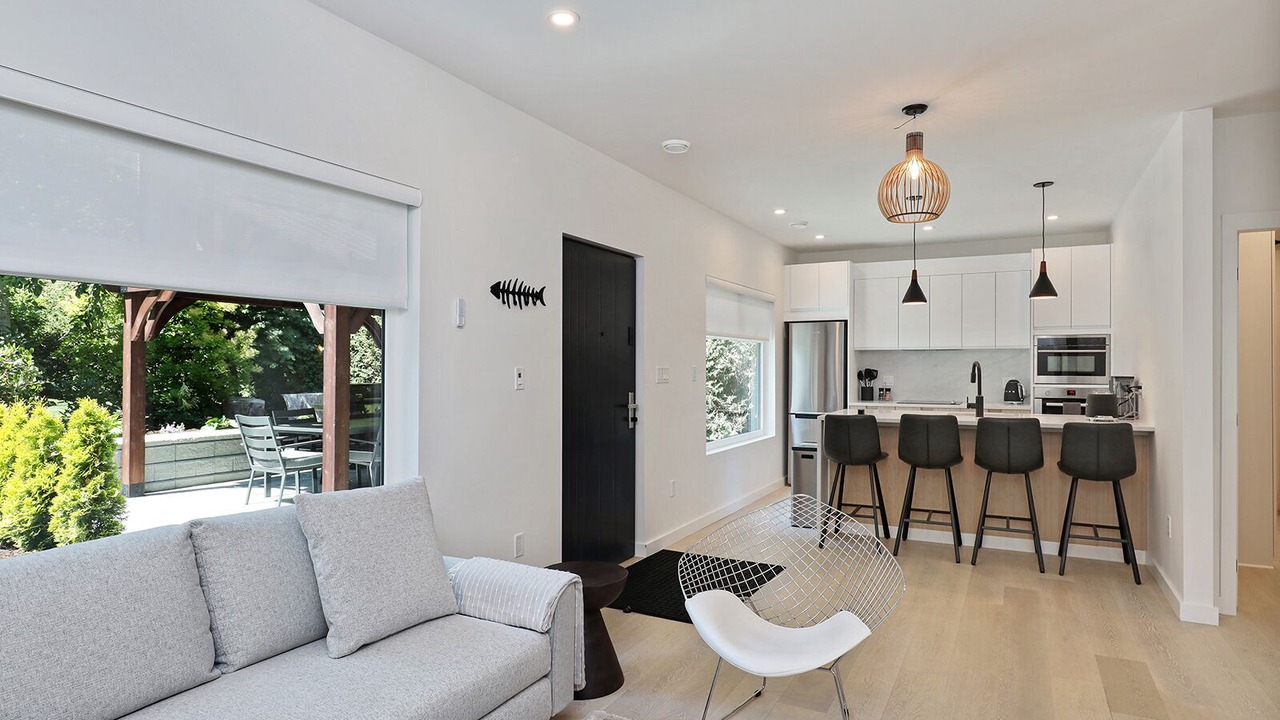Photo of Livingroom in Courtenay