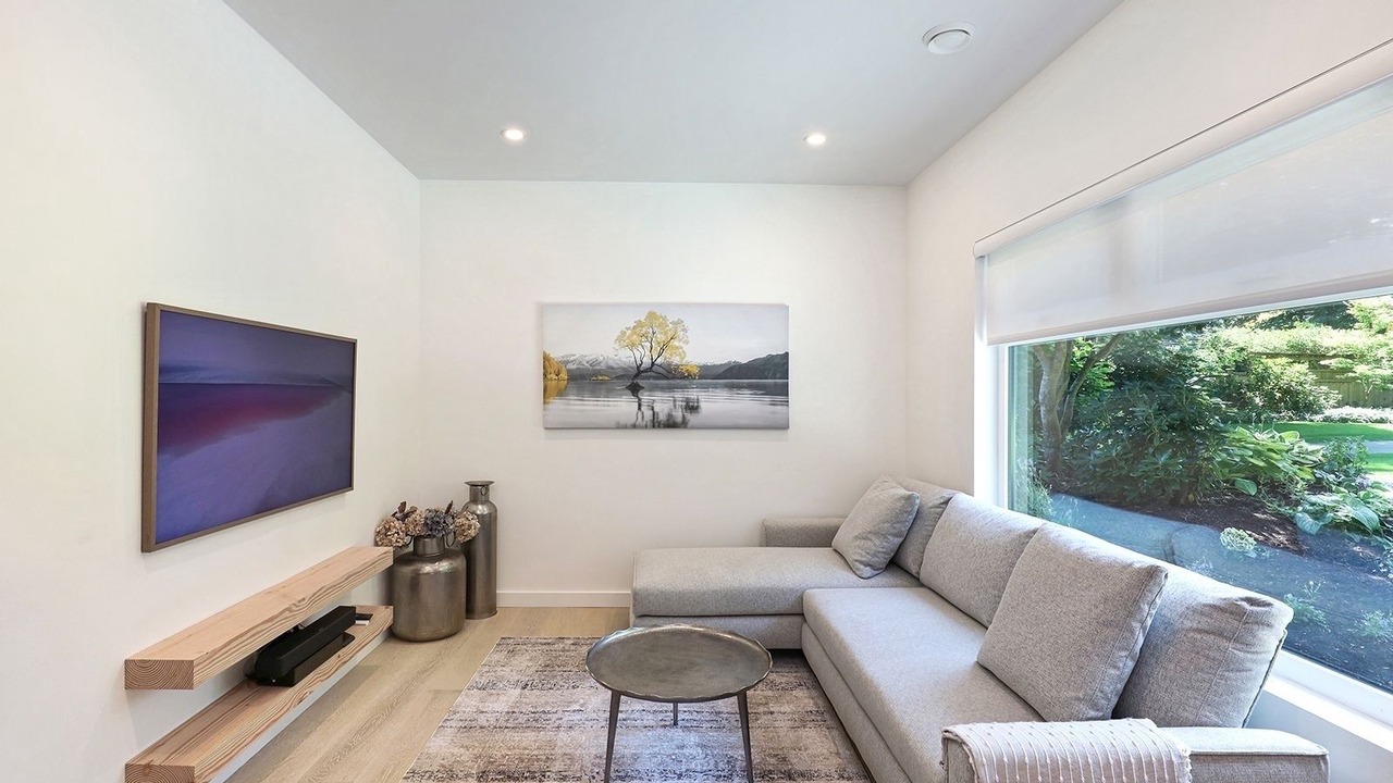 Photo of Bedroom in Courtenay