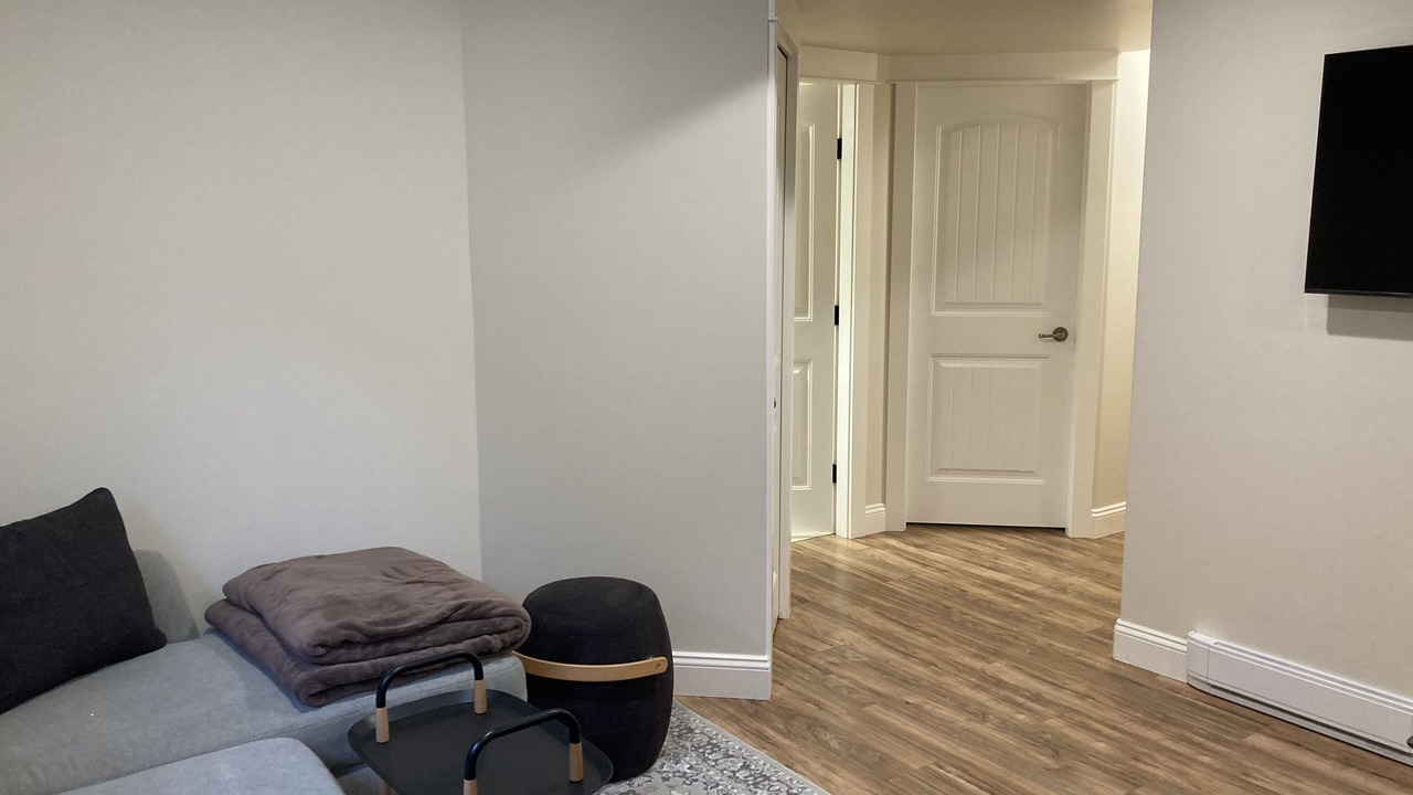 Photo of Livingroom in Guildford