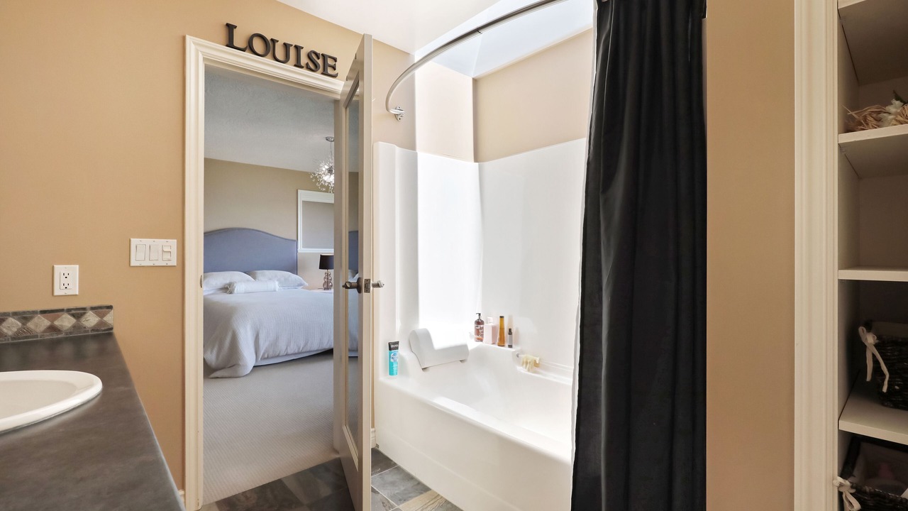 Photo of Bathroom in Courtenay