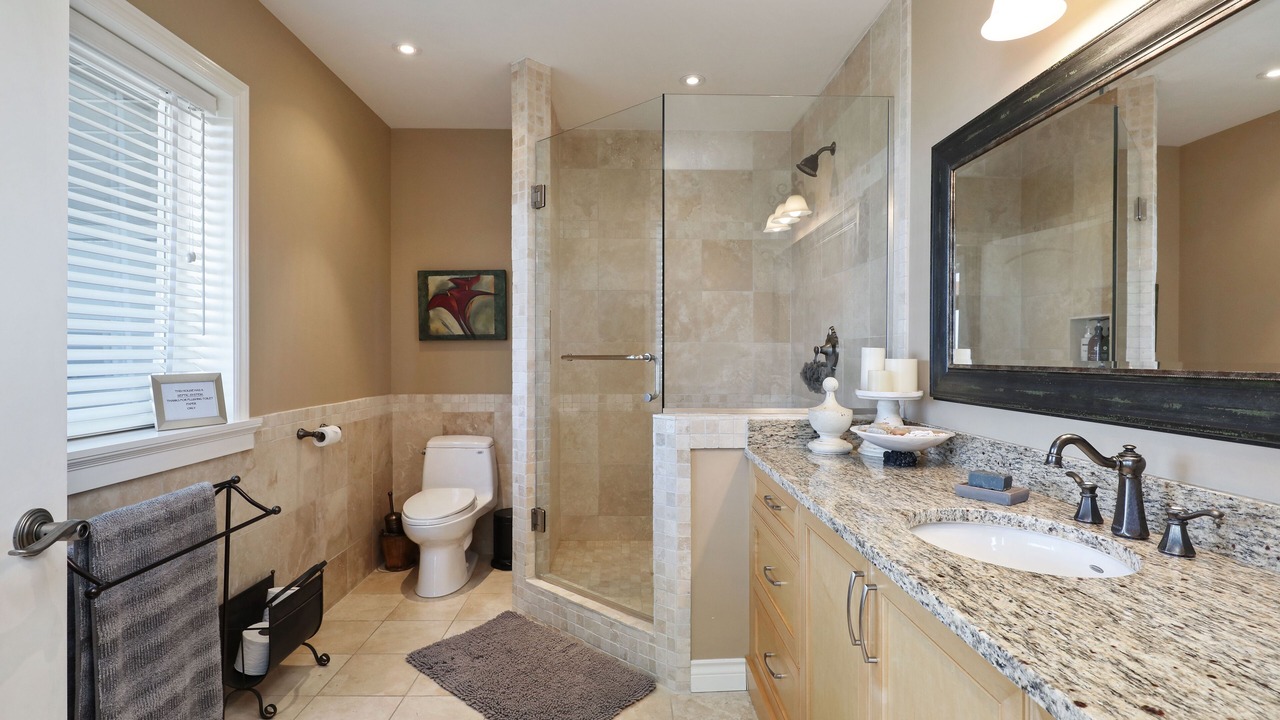 Photo of Bathroom in Courtenay