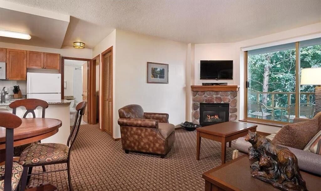 Photo of Livingroom in Whistler Cay Heights