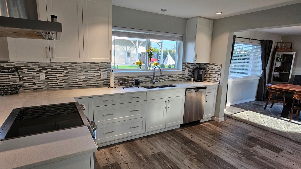 Photo of Kitchen in Metro Vancouver Regional District