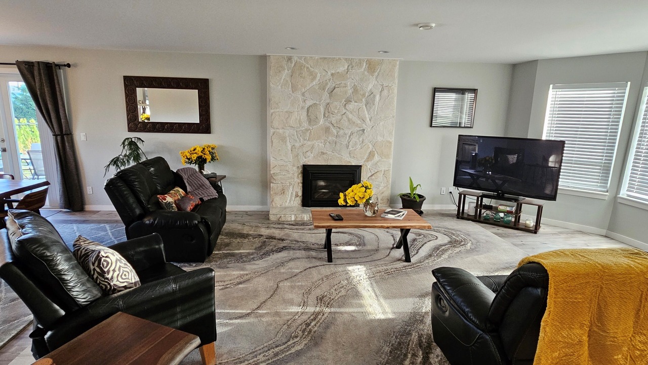 Photo of Livingroom in Metro Vancouver Regional District