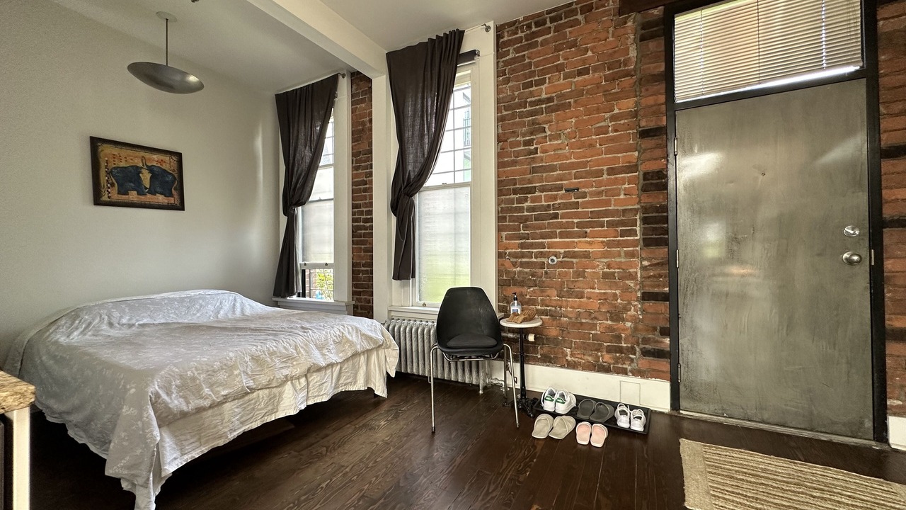 Photo of Bedroom in Gastown