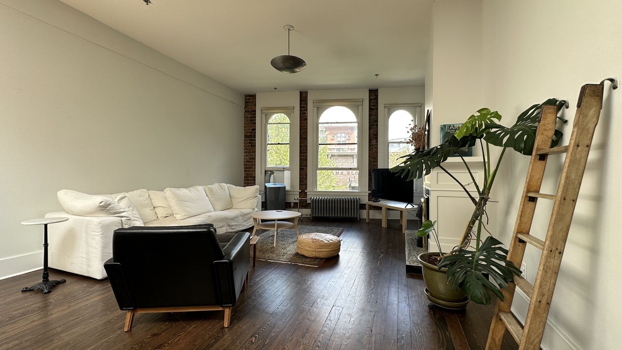 Photo of Livingroom in Gastown