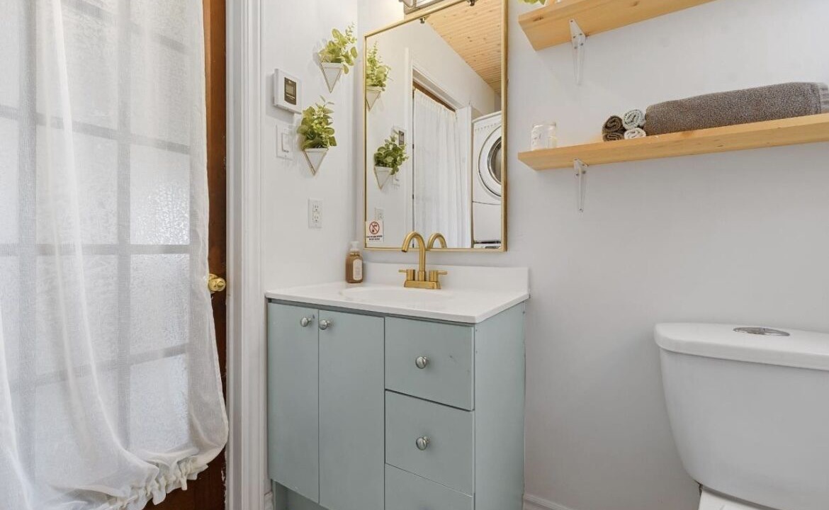 Photo of Bathroom in Saint-Aime-du-Lac-des-Iles