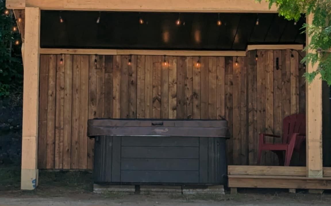 Photo of Patio Balcony in Saint-Aime-du-Lac-des-Iles