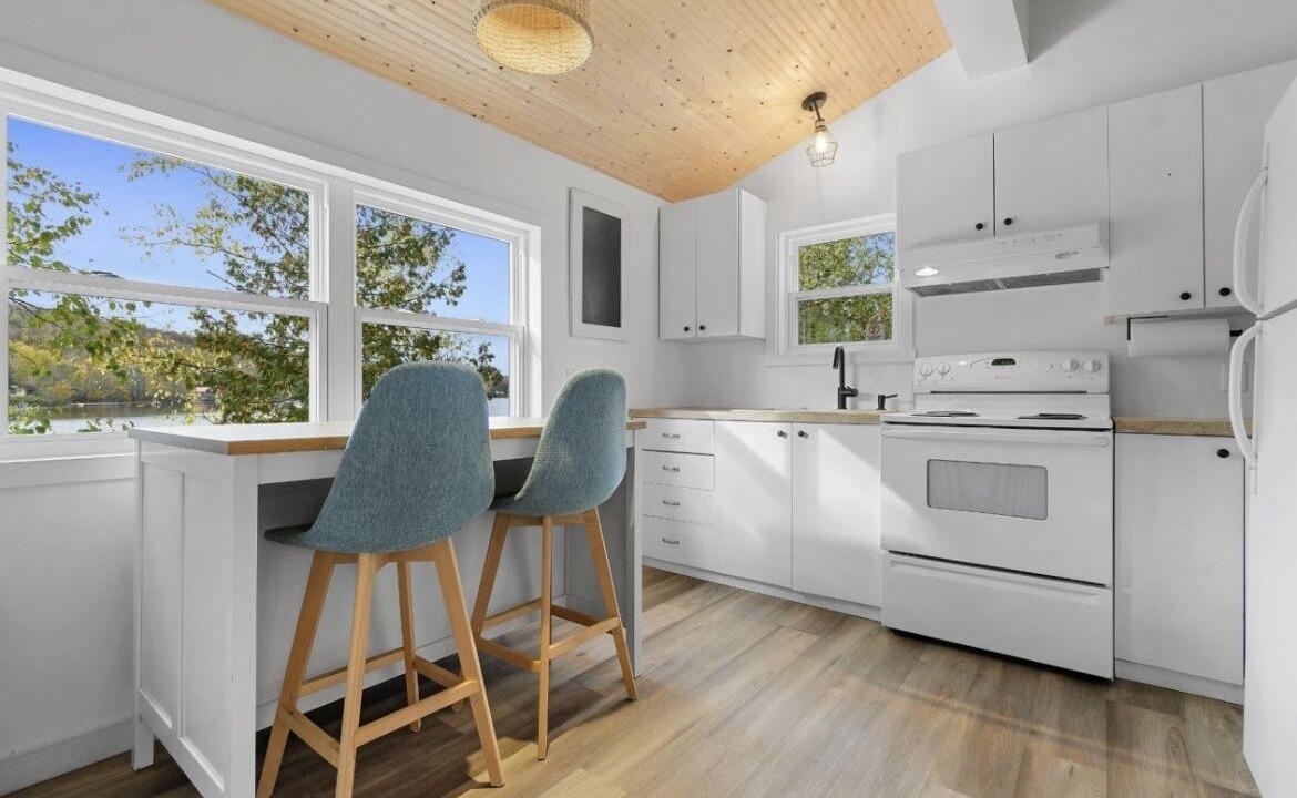Photo of Kitchen in Saint-Aime-du-Lac-des-Iles