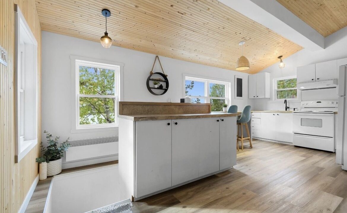 Photo of Kitchen in Saint-Aime-du-Lac-des-Iles