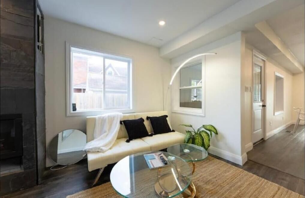 Photo of Livingroom in Belleville