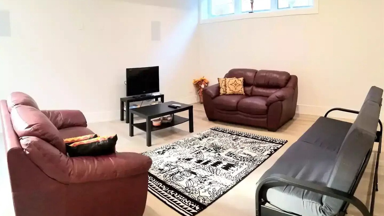 Photo of Livingroom in Oakville