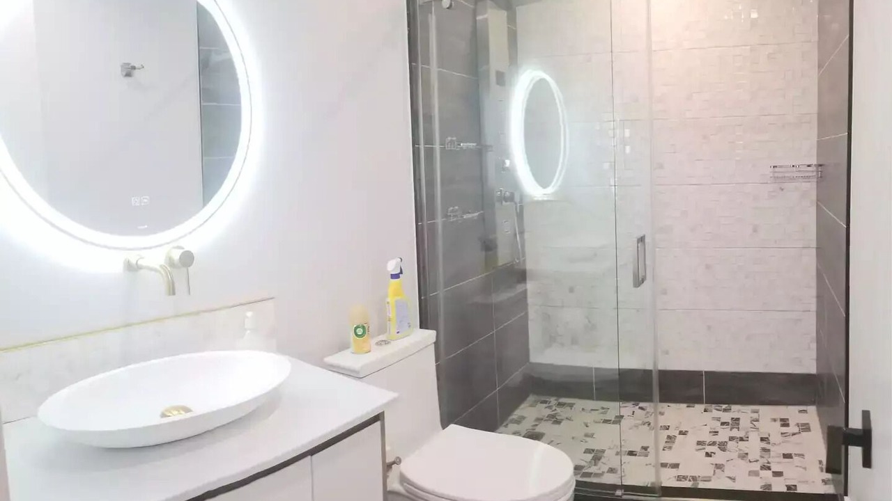 Photo of Bathroom in Oakville