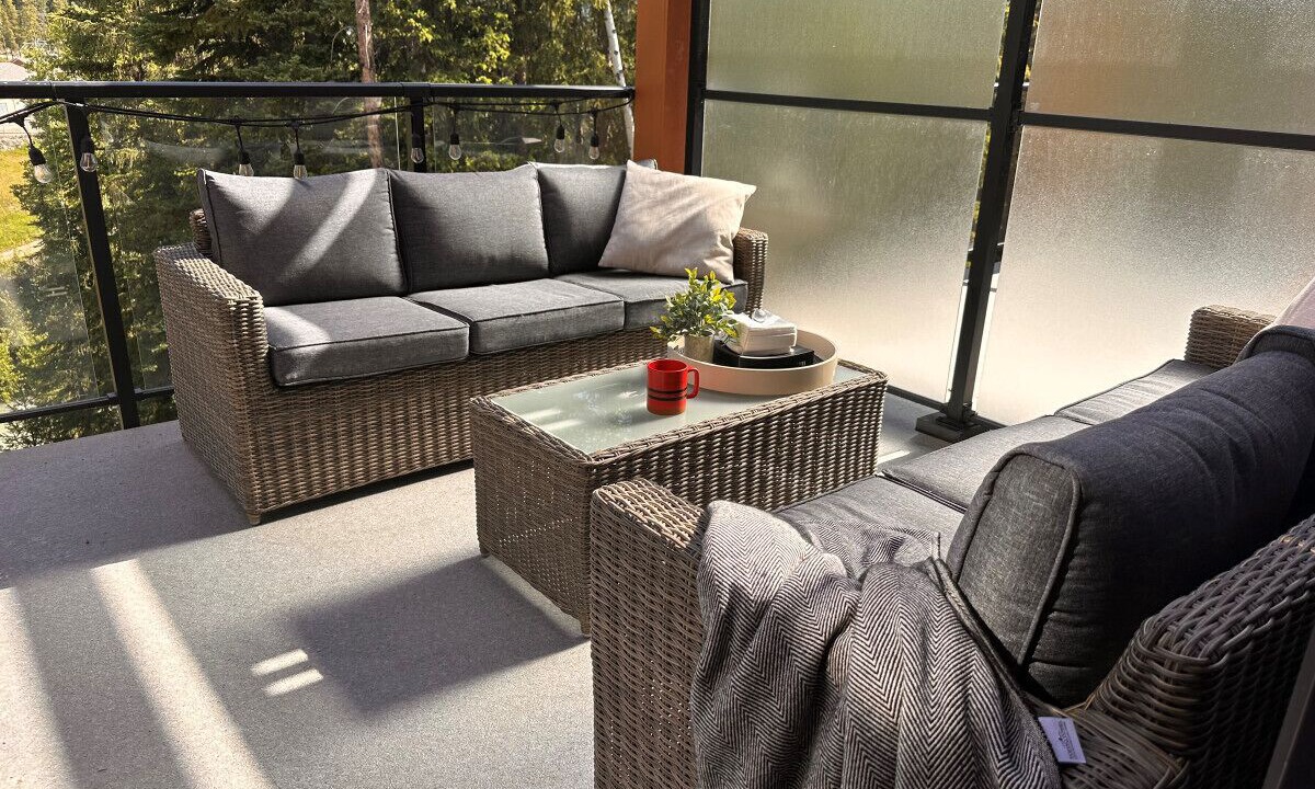 Photo of Patio Balcony in East Kootenay