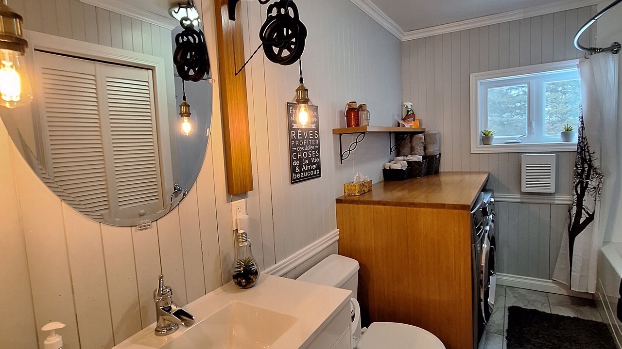 Photo of Bathroom in Saint-Remi-de-Tingwick