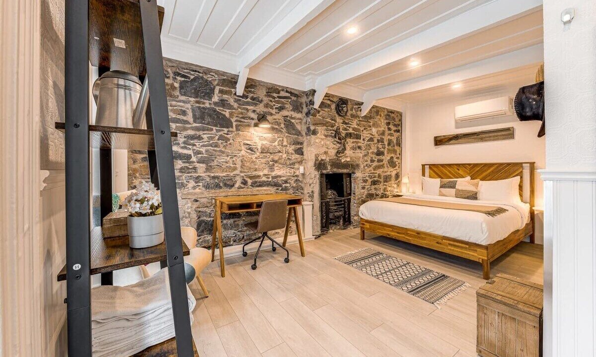 Photo of Bedroom in Vieux-Quebec-Cap-Blanc-colline Parlementaire