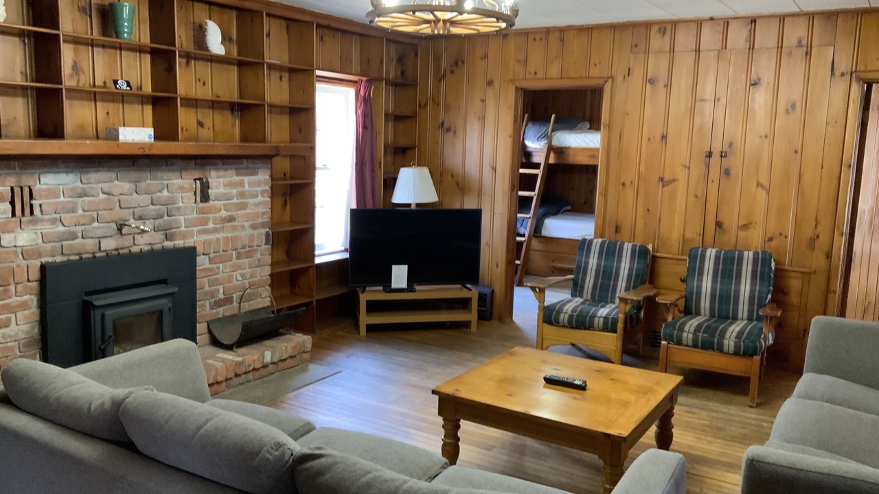 Photo of Bedroom in Lake of Bays