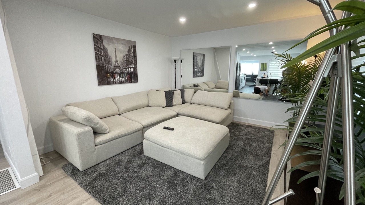 Photo of Livingroom in Terrebonne