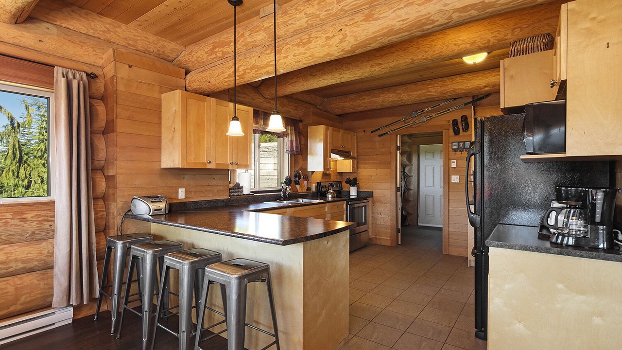 Photo of Kitchen in Courtenay