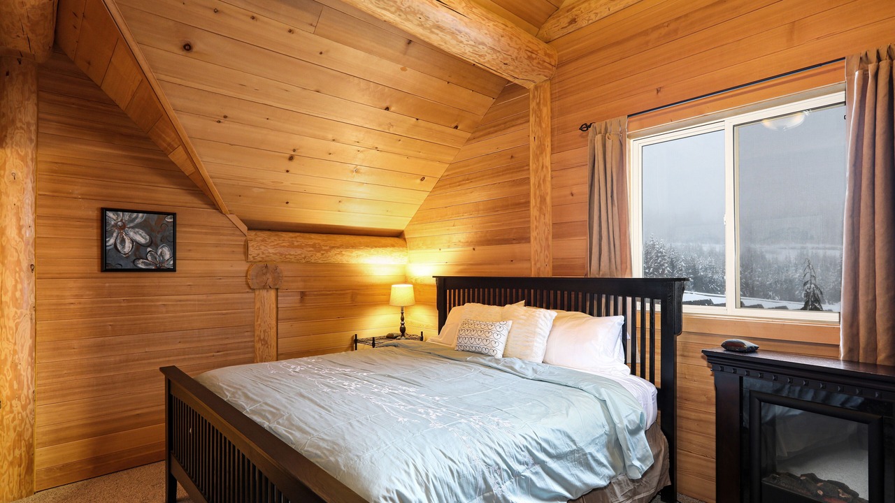 Photo of Bedroom in Courtenay