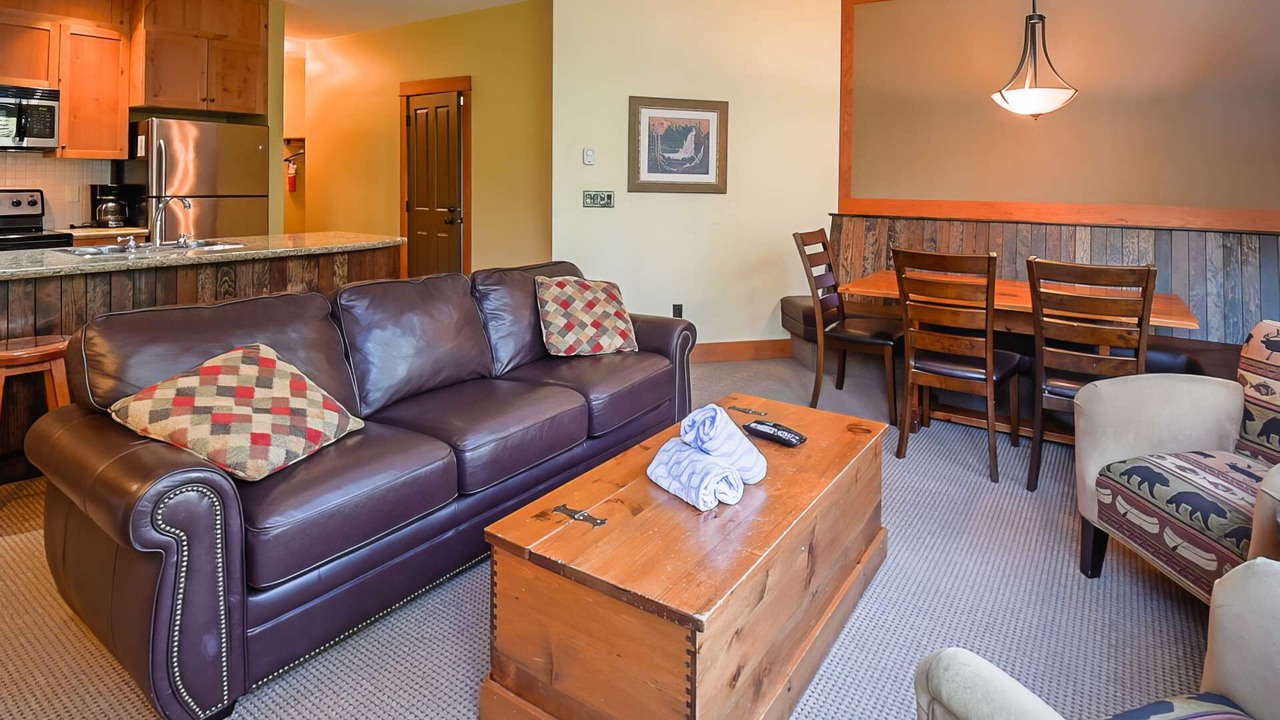 Photo of Livingroom in East Kootenay