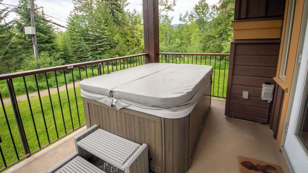 Photo of Patio Balcony in East Kootenay