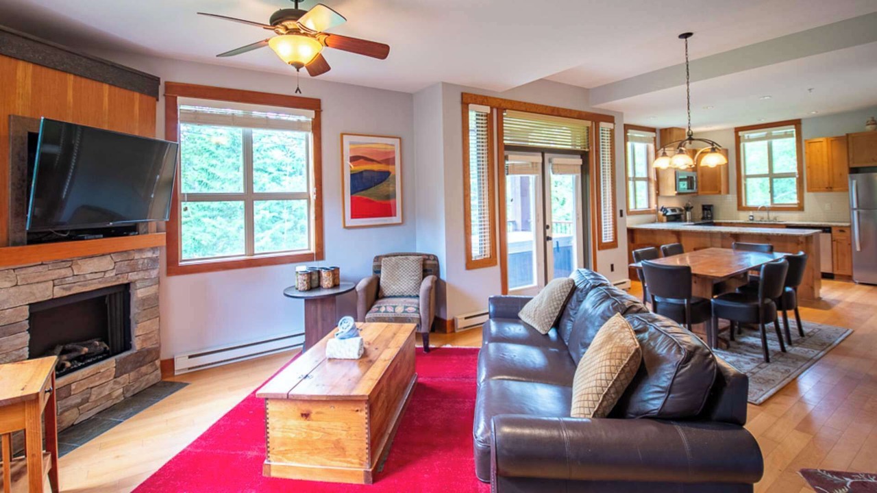 Photo of Livingroom in East Kootenay