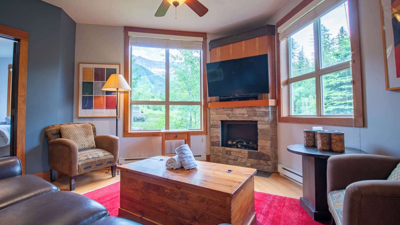 Photo of Livingroom in East Kootenay