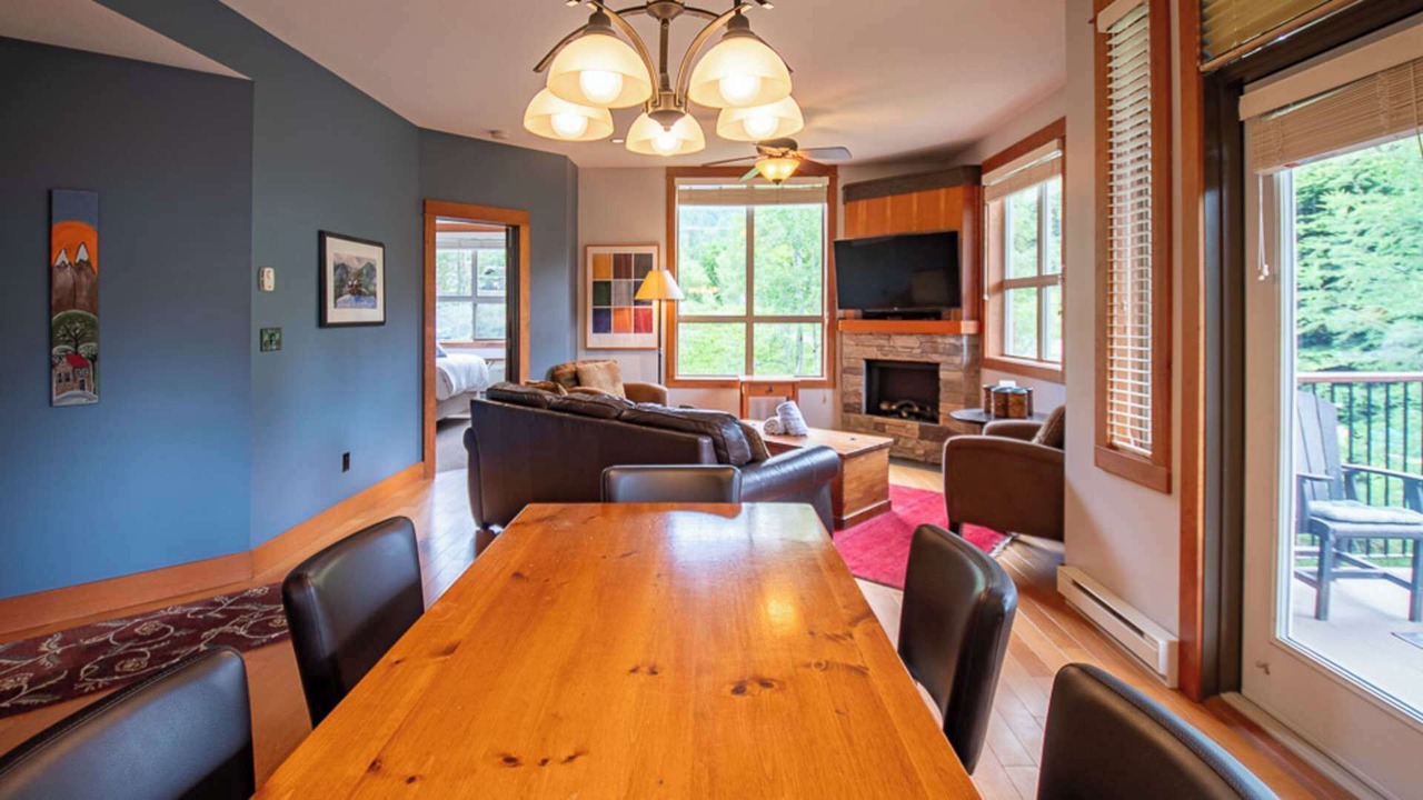 Photo of Livingroom in East Kootenay
