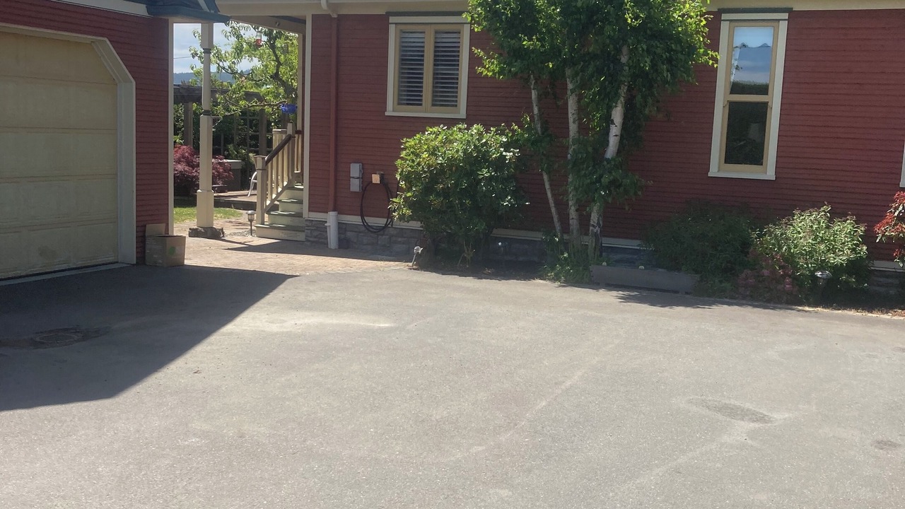 Photo of Bedroom in Central Saanich