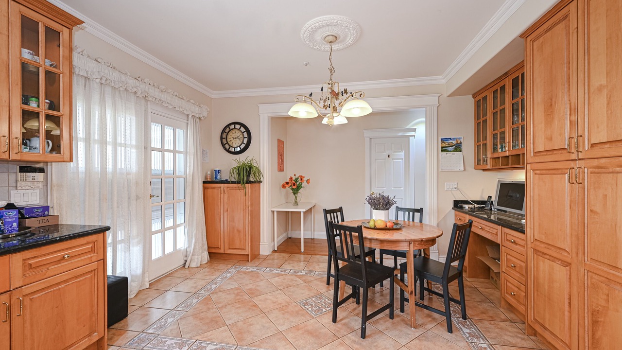 Photo of Livingroom in Riley Park-Little Mountain