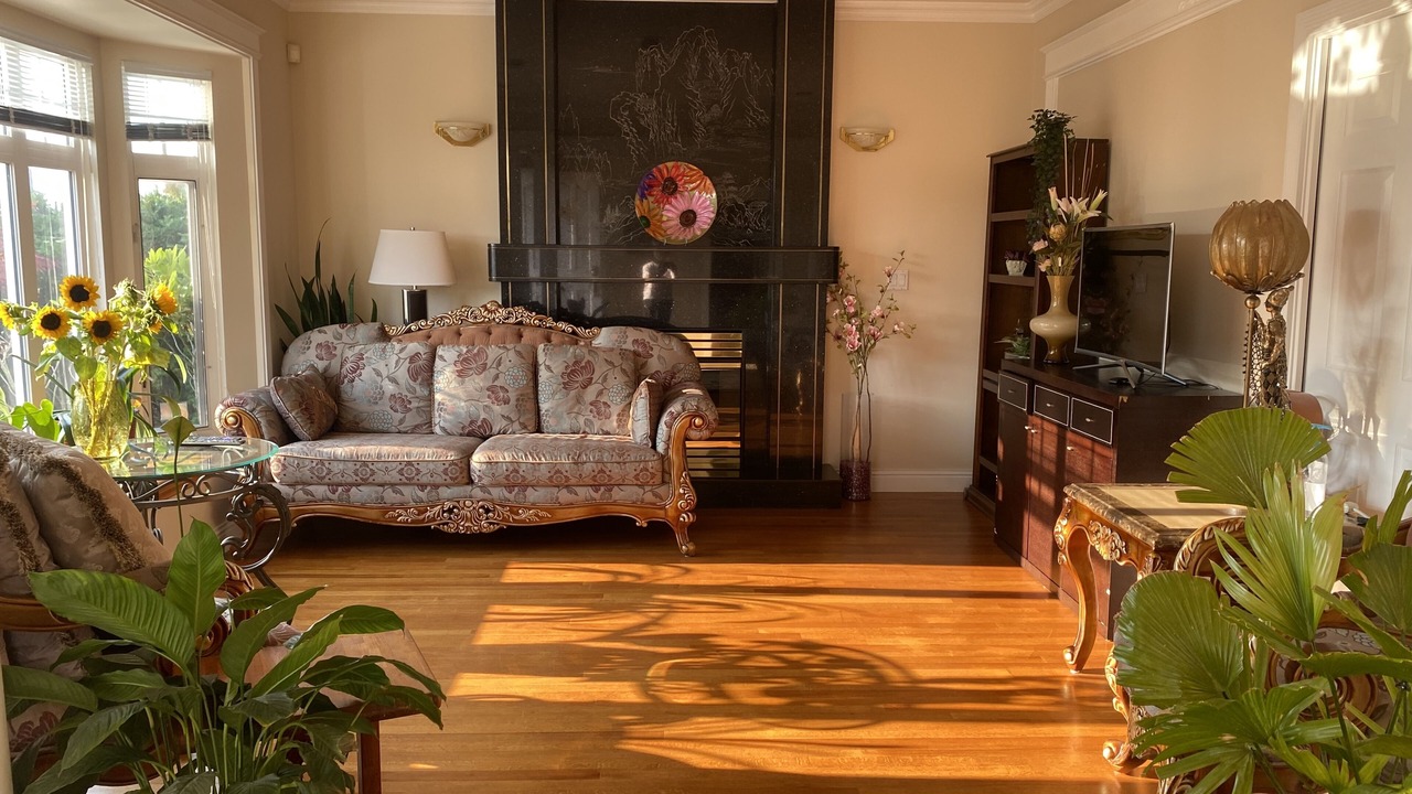 Photo of Livingroom in Riley Park-Little Mountain