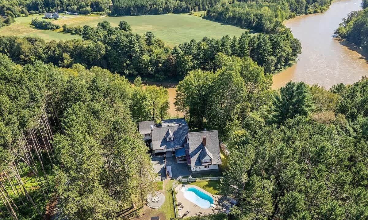 Photo of Outdoor in Saint-Leonard-d'Aston