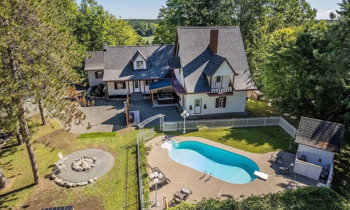 Photo of Outdoor in Saint-Leonard-d'Aston