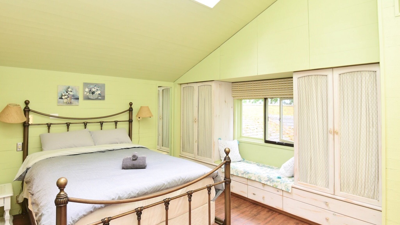 Photo of Bedroom in Maple Ridge