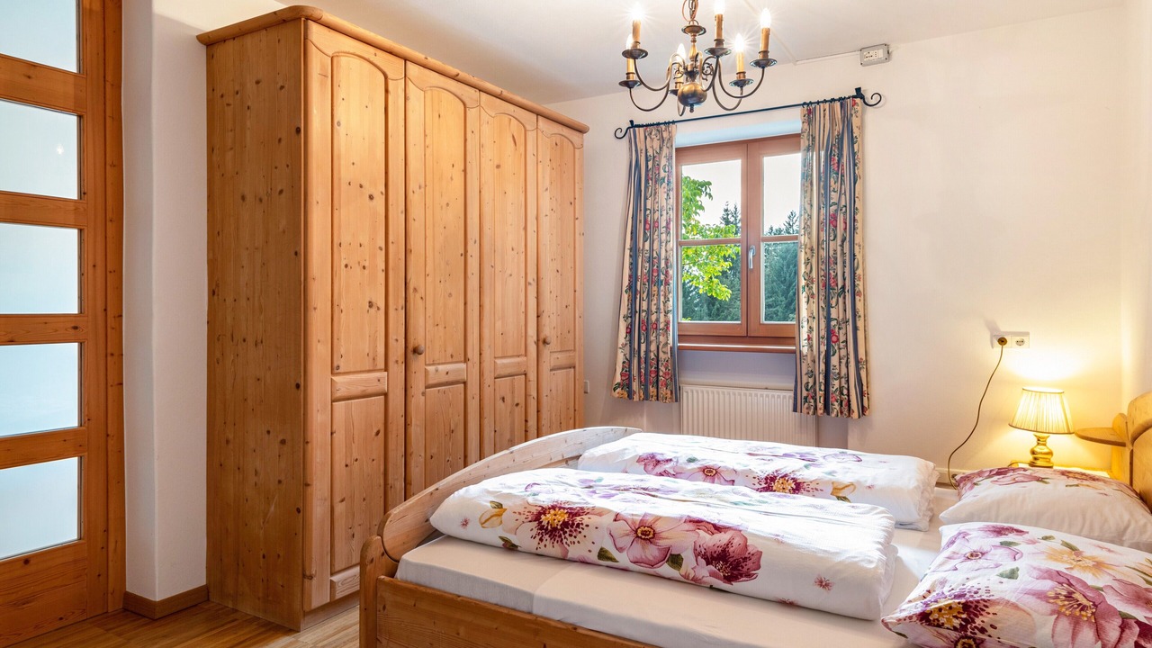 Photo of Bedroom in Laion
