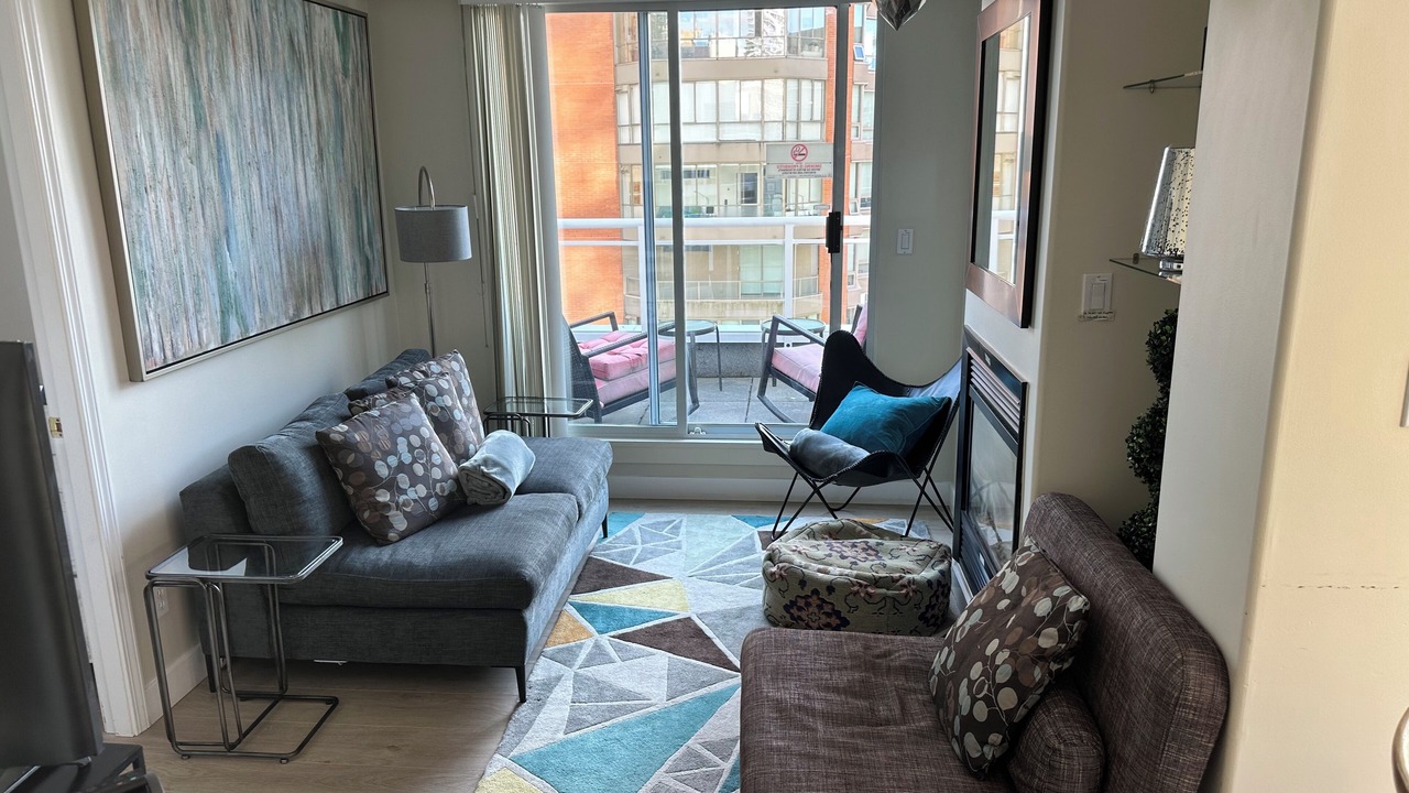 Photo of Livingroom in Davie Village
