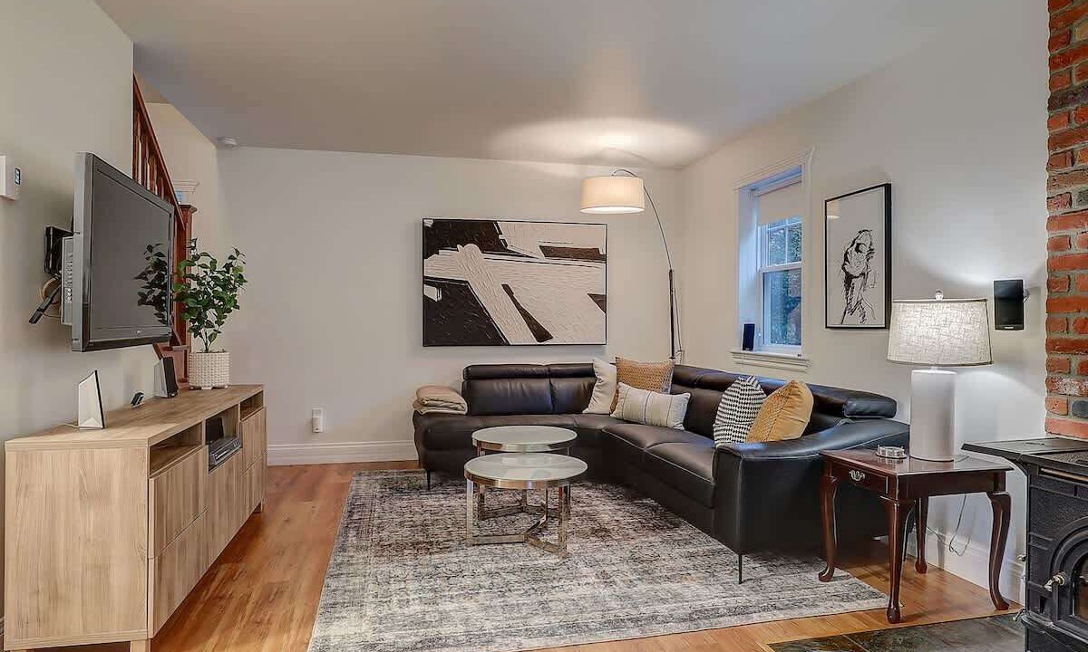Photo of Livingroom in Stanstead Township