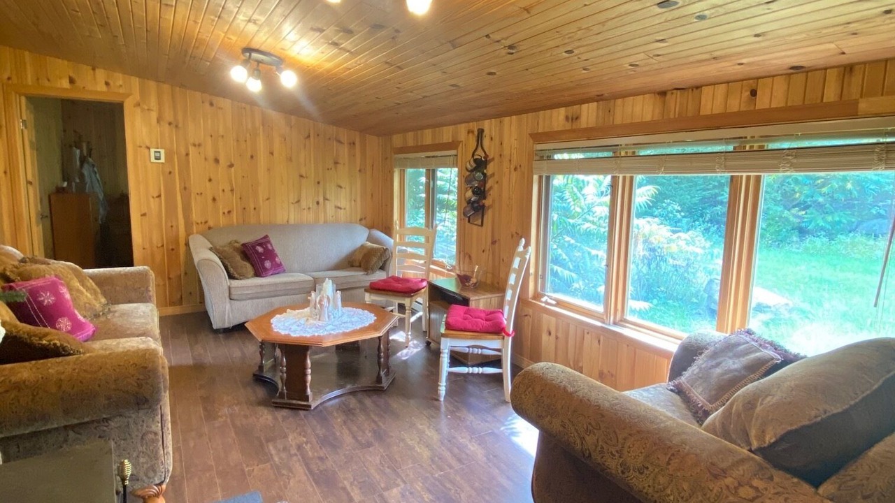 Photo of Livingroom in Montcalm
