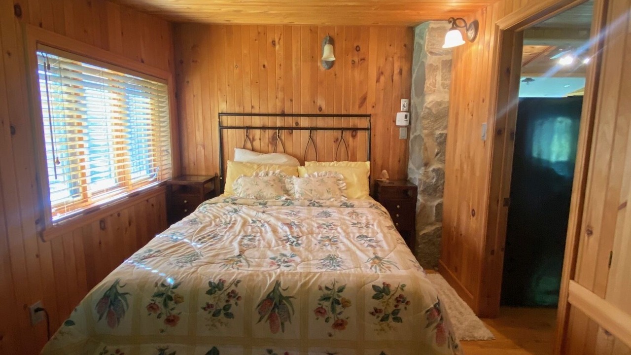 Photo of Bedroom in Montcalm