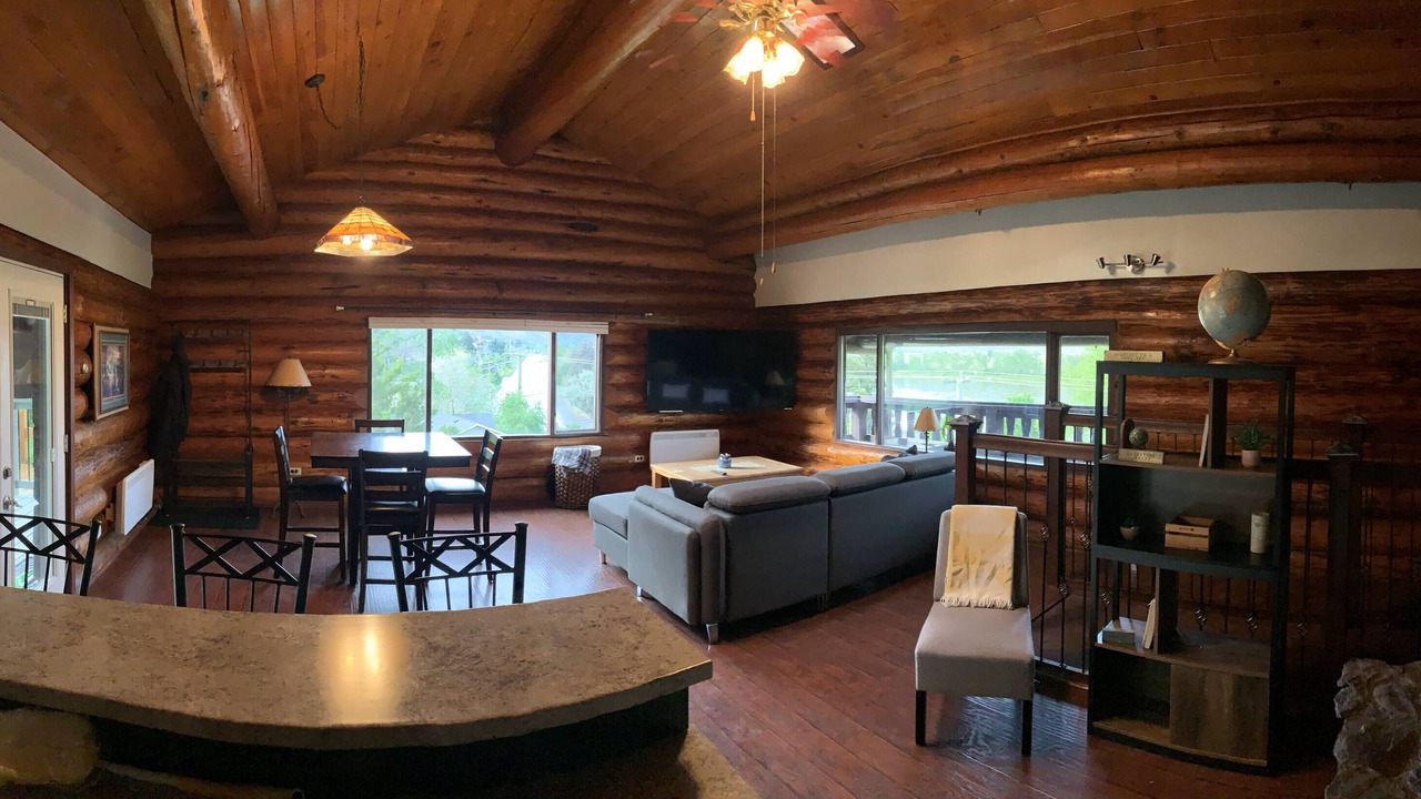 Photo of Livingroom in Kamloops