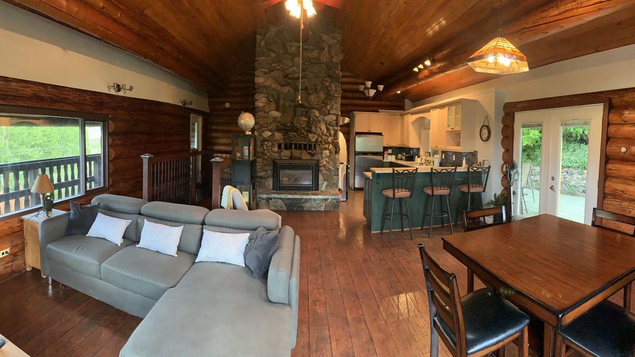 Photo of Livingroom in Kamloops